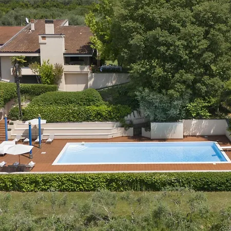 빌라 Italiana With Private Pool *